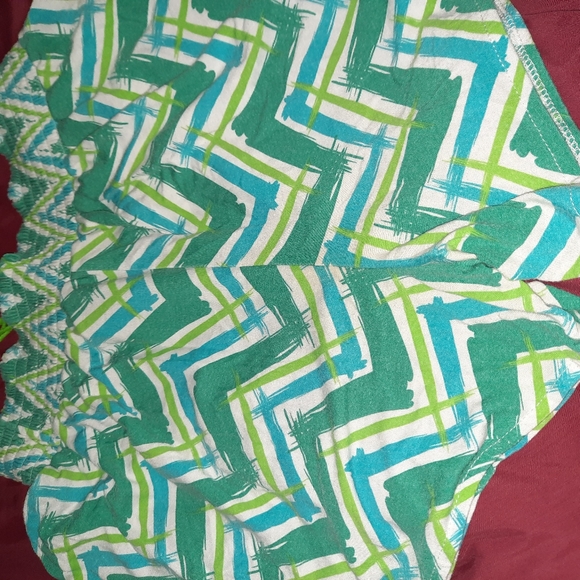 Shorts - Picture 2 of 6